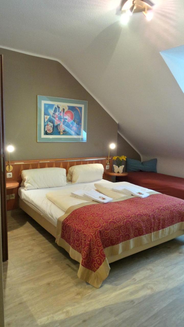 Hotel Alt Montjoie Eksteriør bilde